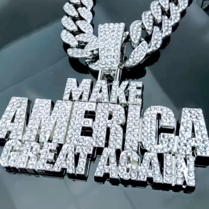 MAGA CRYSTAL NECKLACE
